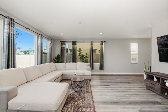 1176 Woodbury, Mentone, CA 92359