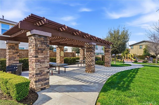 1176 Woodbury, Mentone, CA 92359