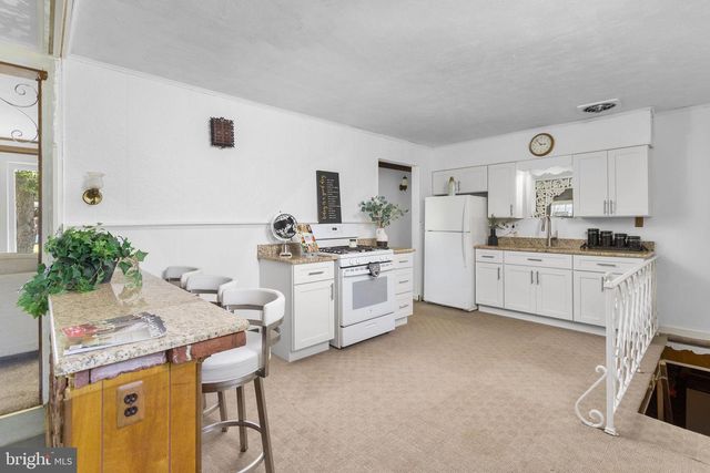 319 W MONROE AVE, Magnolia, NJ 08049