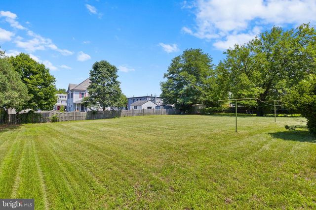 319 W MONROE AVE, Magnolia, NJ 08049