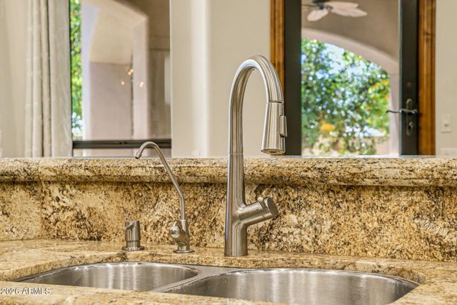 3937 E MENLO Circle, Mesa, AZ 85215