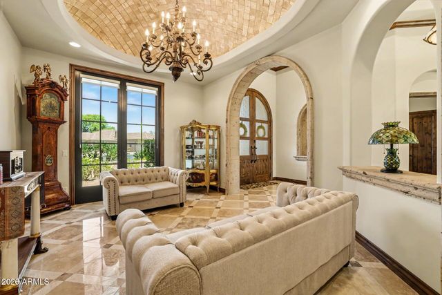 3937 E MENLO Circle, Mesa, AZ 85215