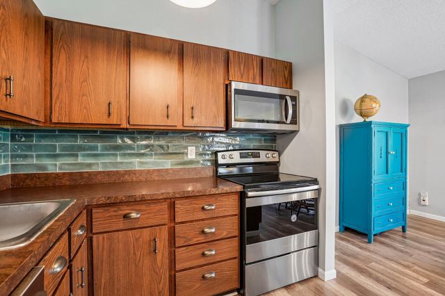 13400 Pepperwood Circle, Minnetonka, MN 55305
