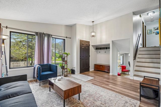 13400 Pepperwood Circle, Minnetonka, MN 55305
