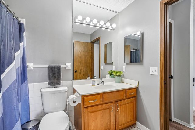13400 Pepperwood Circle, Minnetonka, MN 55305
