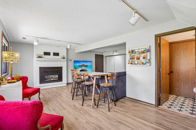 13400 Pepperwood Circle, Minnetonka, MN 55305
