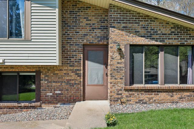 13400 Pepperwood Circle, Minnetonka, MN 55305