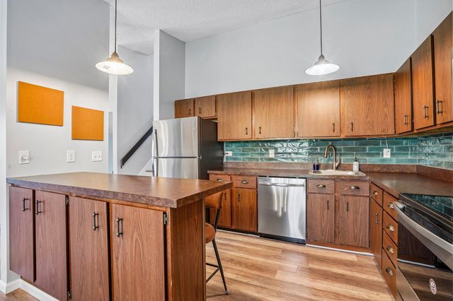 13400 Pepperwood Circle, Minnetonka, MN 55305