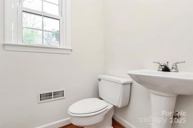 7501 Folger Drive, Charlotte, NC 28226