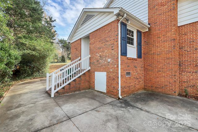 7501 Folger Drive, Charlotte, NC 28226