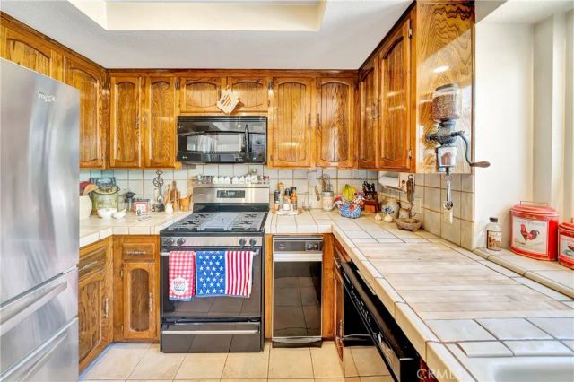 433 Fairway Drive, Palmdale, CA 93551