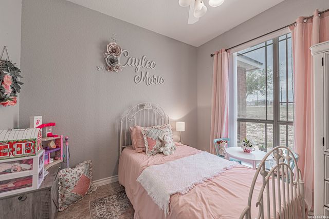 700 Lake Valley, La Vernia, TX 78121