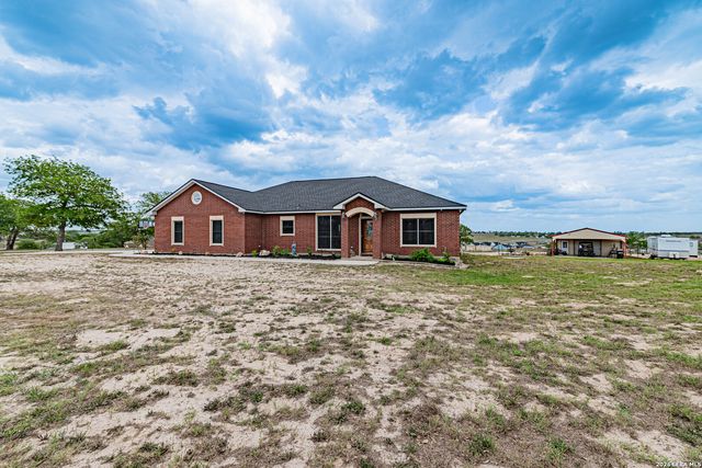 700 Lake Valley, La Vernia, TX 78121