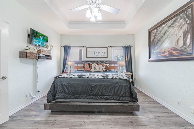 700 Lake Valley, La Vernia, TX 78121