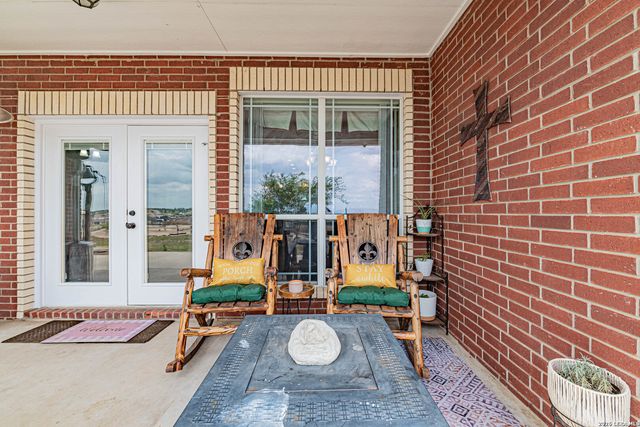 700 Lake Valley, La Vernia, TX 78121