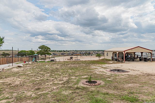 700 Lake Valley, La Vernia, TX 78121