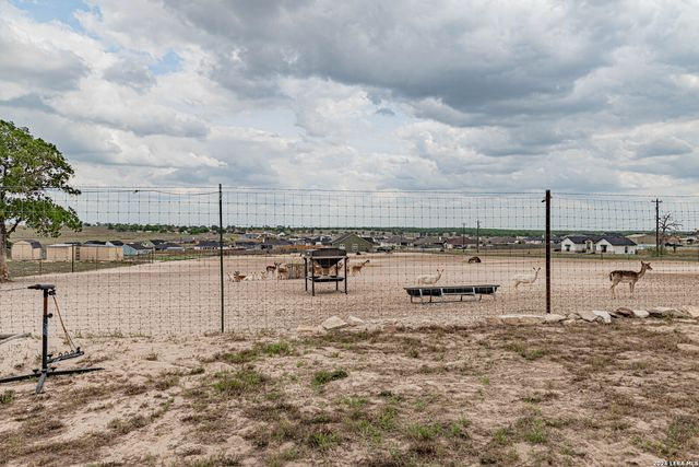 700 Lake Valley, La Vernia, TX 78121