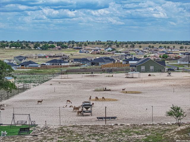 700 Lake Valley, La Vernia, TX 78121