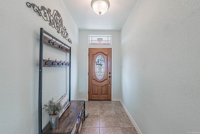 700 Lake Valley, La Vernia, TX 78121