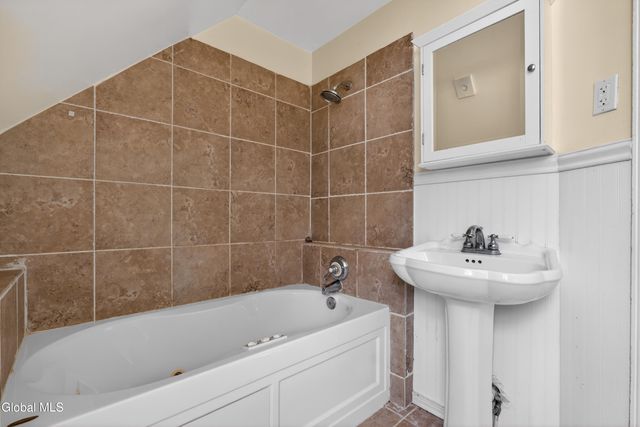 2510 Troy-Schenectady Road, Niskayuna, NY 12309