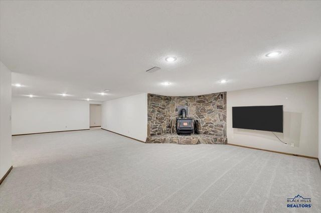 3114 STOCKADE DR, Rapid City, SD 57702