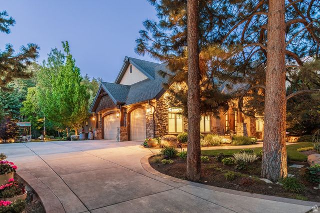 9621 S GLACIER PARK LN, Sandy, UT 84092