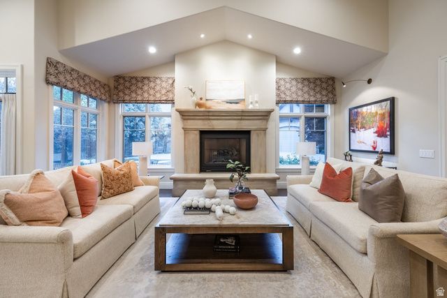 9621 S GLACIER PARK LN, Sandy, UT 84092
