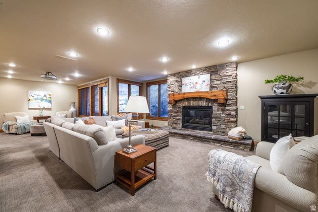 9621 S GLACIER PARK LN, Sandy, UT 84092