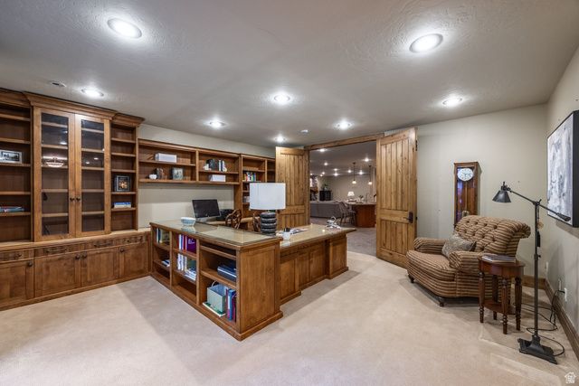 9621 S GLACIER PARK LN, Sandy, UT 84092