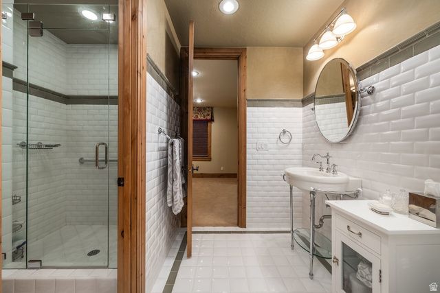 9621 S GLACIER PARK LN, Sandy, UT 84092