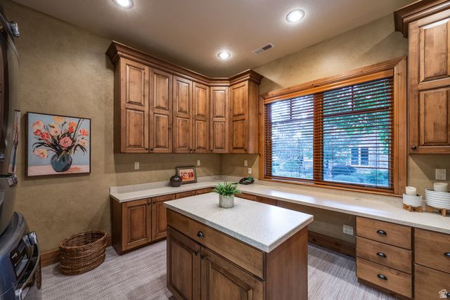 9621 S GLACIER PARK LN, Sandy, UT 84092
