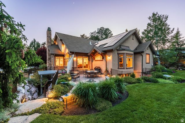9621 S GLACIER PARK LN, Sandy, UT 84092