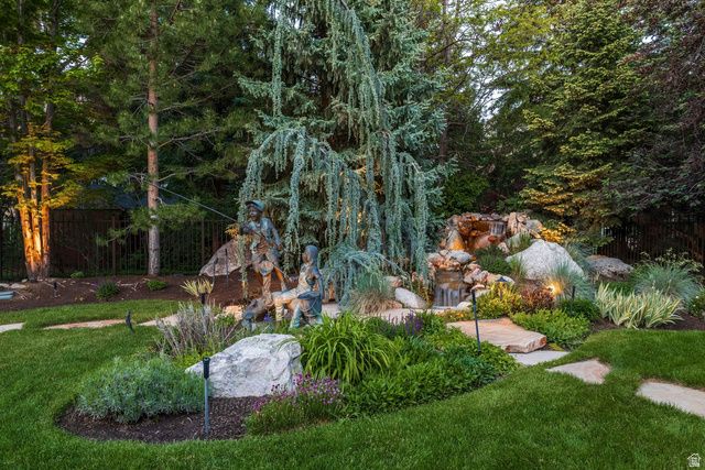 9621 S GLACIER PARK LN, Sandy, UT 84092