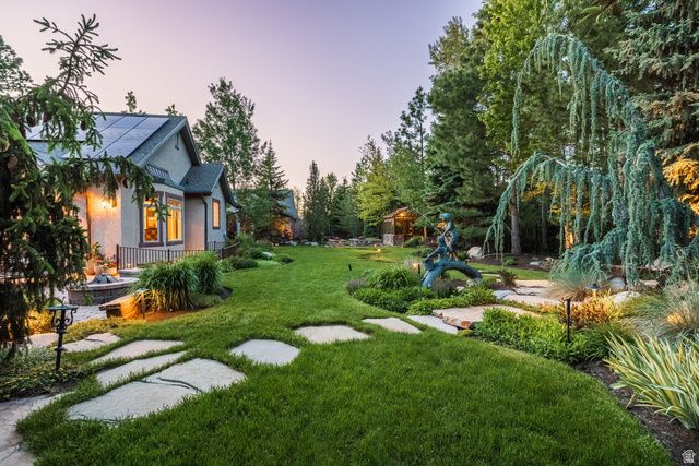 9621 S GLACIER PARK LN, Sandy, UT 84092