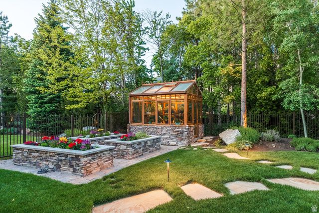 9621 S GLACIER PARK LN, Sandy, UT 84092