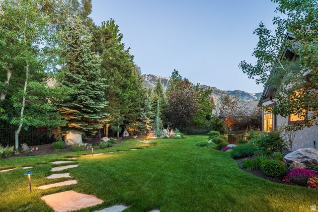 9621 S GLACIER PARK LN, Sandy, UT 84092