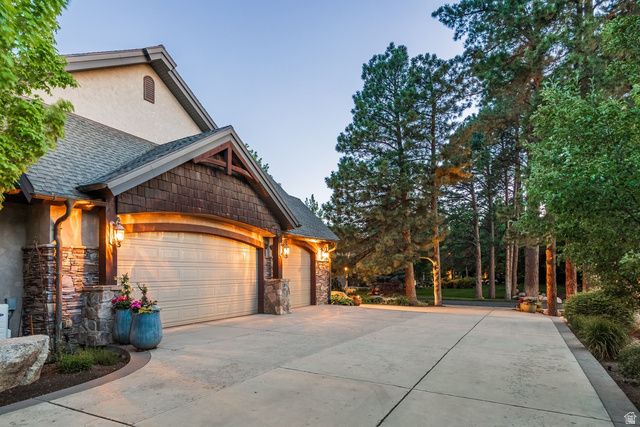 9621 S GLACIER PARK LN, Sandy, UT 84092
