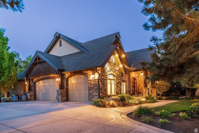 9621 S GLACIER PARK LN, Sandy, UT 84092