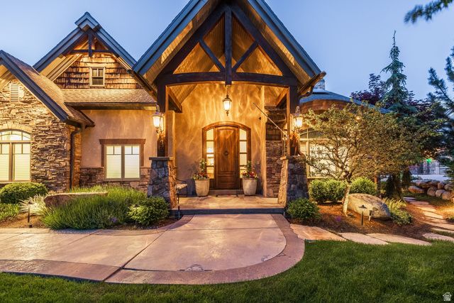 9621 S GLACIER PARK LN, Sandy, UT 84092