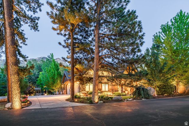 9621 S GLACIER PARK LN, Sandy, UT 84092