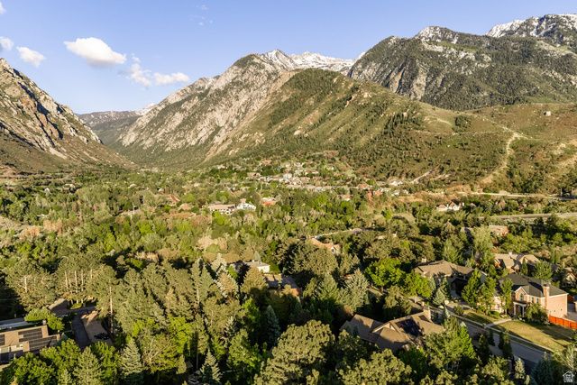 9621 S GLACIER PARK LN, Sandy, UT 84092