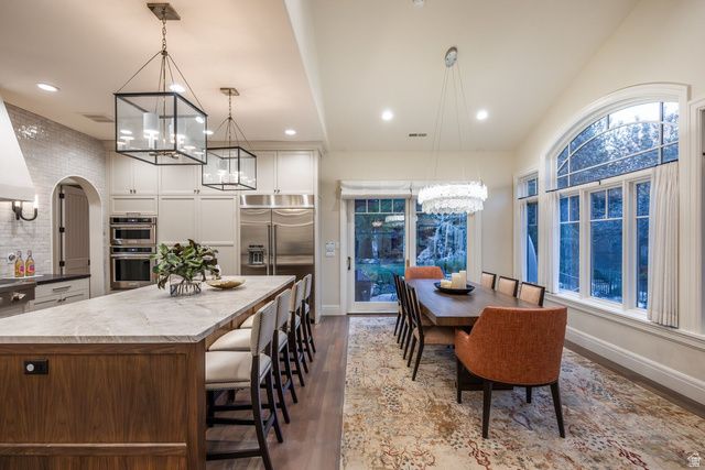 9621 S GLACIER PARK LN, Sandy, UT 84092