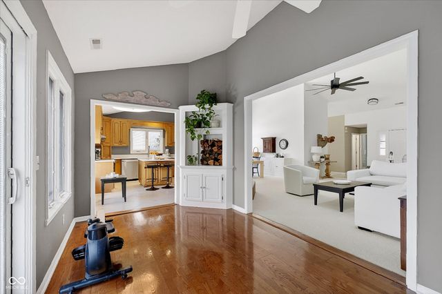 2044 Suda Drive, Indianapolis, IN 46280