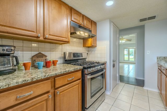 8426 OAK POST ST, San Antonio, TX 78251