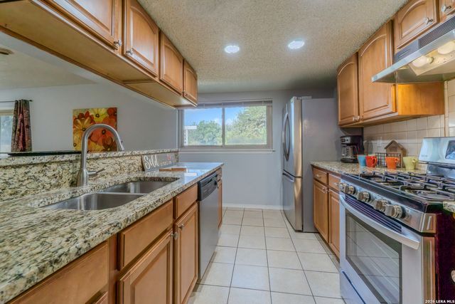 8426 OAK POST ST, San Antonio, TX 78251