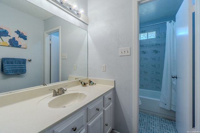 8426 OAK POST ST, San Antonio, TX 78251