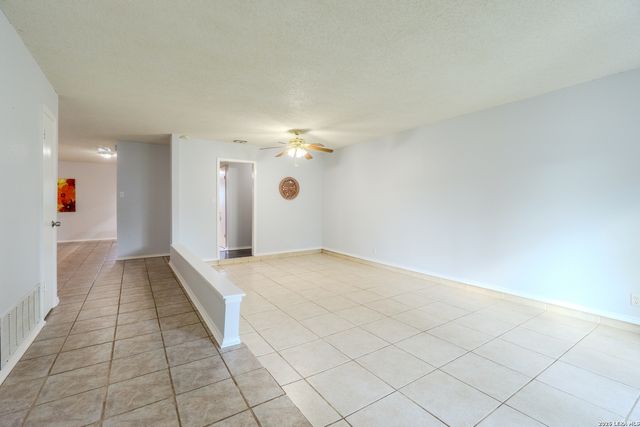 8426 OAK POST ST, San Antonio, TX 78251