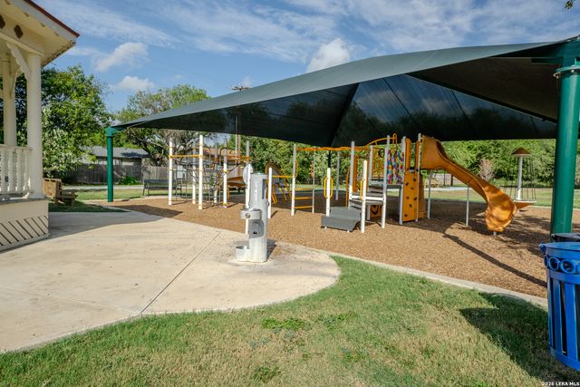8426 OAK POST ST, San Antonio, TX 78251
