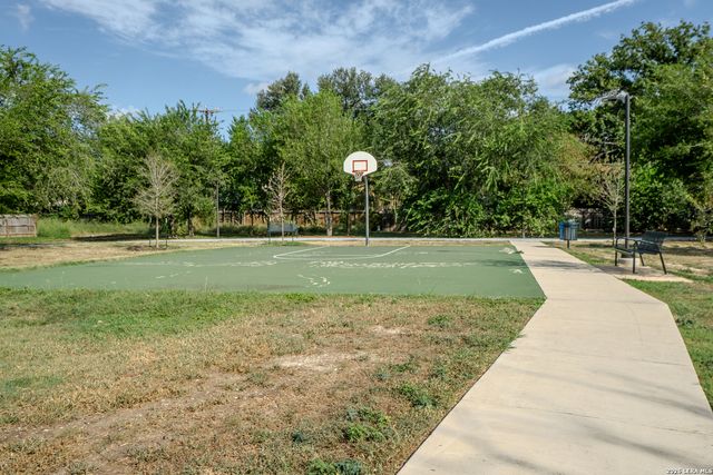 8426 OAK POST ST, San Antonio, TX 78251