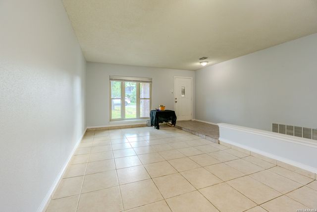 8426 OAK POST ST, San Antonio, TX 78251